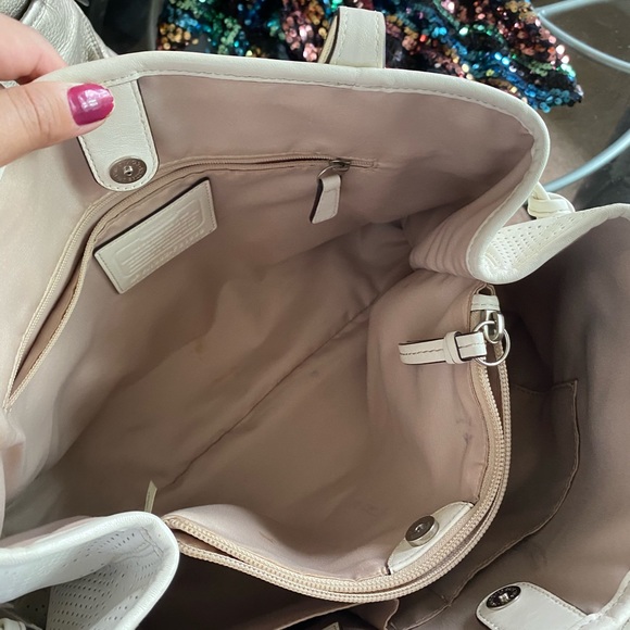 Coach bag in white - Picture 7 of 7